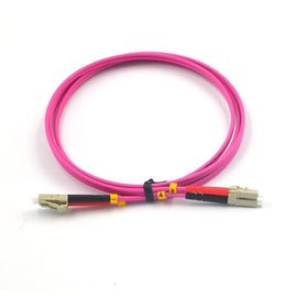 Cabo de remendo de fibra ótica OM4 UPC do rosa multimodo do LC para a rede de CATV