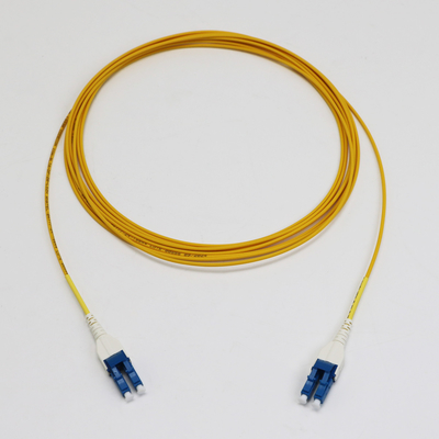 Baixa Perda LC Uniboot Duplex Singlemode G657.A1 BendInsensitive Duplex 2mm LSZH 0,15dB Cordão de Parche de Fibra Amarela