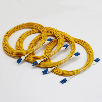 Uniboot LC Fiber Jumper 1M LC UPC para LC UPC Modo único G657.A1 BendInsensível 2mm LSZH Baixa Perda 0,15dB Cordão de Parche de Fibra