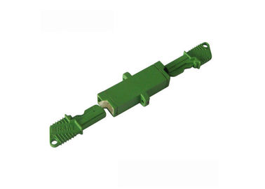 O APC lustrou o adaptador da fibra ótica com alojamento plástico verde