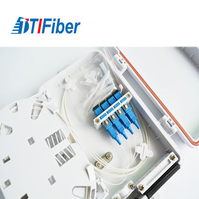 As redes FTTH 24 retiram o núcleo da caixa de distribuição impermeável exterior da fibra ótica