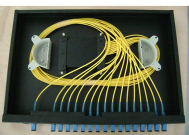o divisor do cabo de fibra óptica 1*16 para a cremalheira montou a caixa terminal da fibra